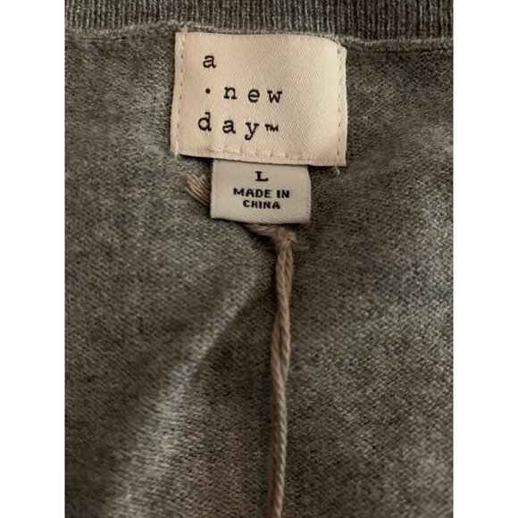 A New Day Womens Fine Gauge V-Neck Sweater Size Large - Picture 4 of 7